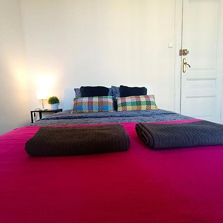 By Urquinaona Rooms Barcellona Esterno foto